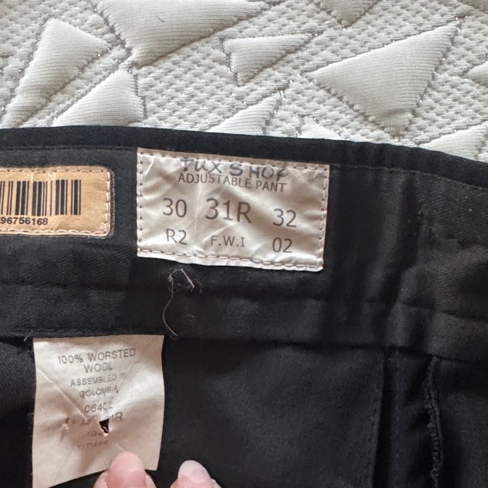 Classic Black Tailcoat Tuxedo Suit - Picture 15 of 16